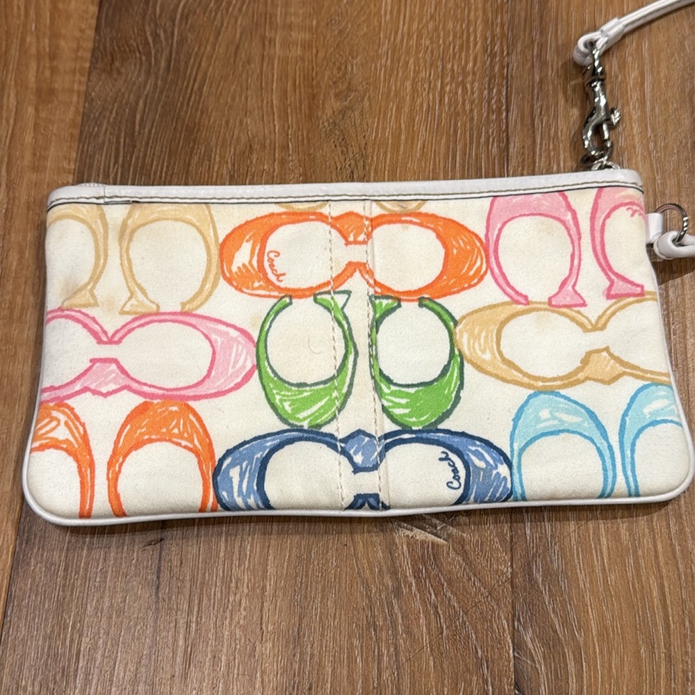 Coach Vintage 1941 Hampton Scribble Wristlet (with hang tag)(EUC) - Picture 4 of 16